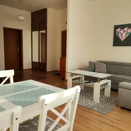 Apartment Akacja *