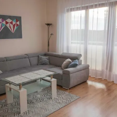Akacja Apartment *